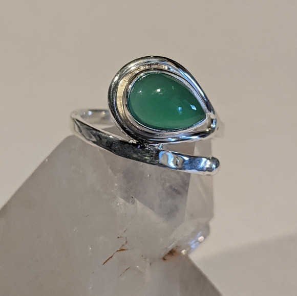 Natural Green Chalcedony, 925 Silver Ring, size 6 - Picture 6 of 10